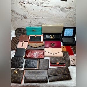 Wallets, Charms and Card Case with Inclusion